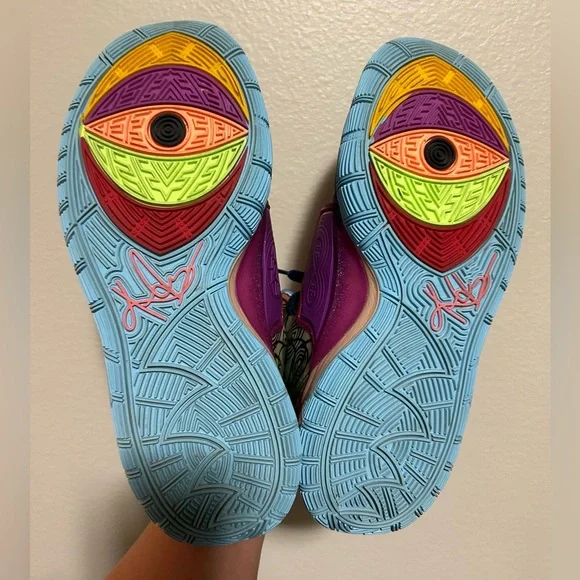 ?Nike Kyrie 6 Pre heat “Heal the World”- M 8.5 - thefablabs.dk display picture 1